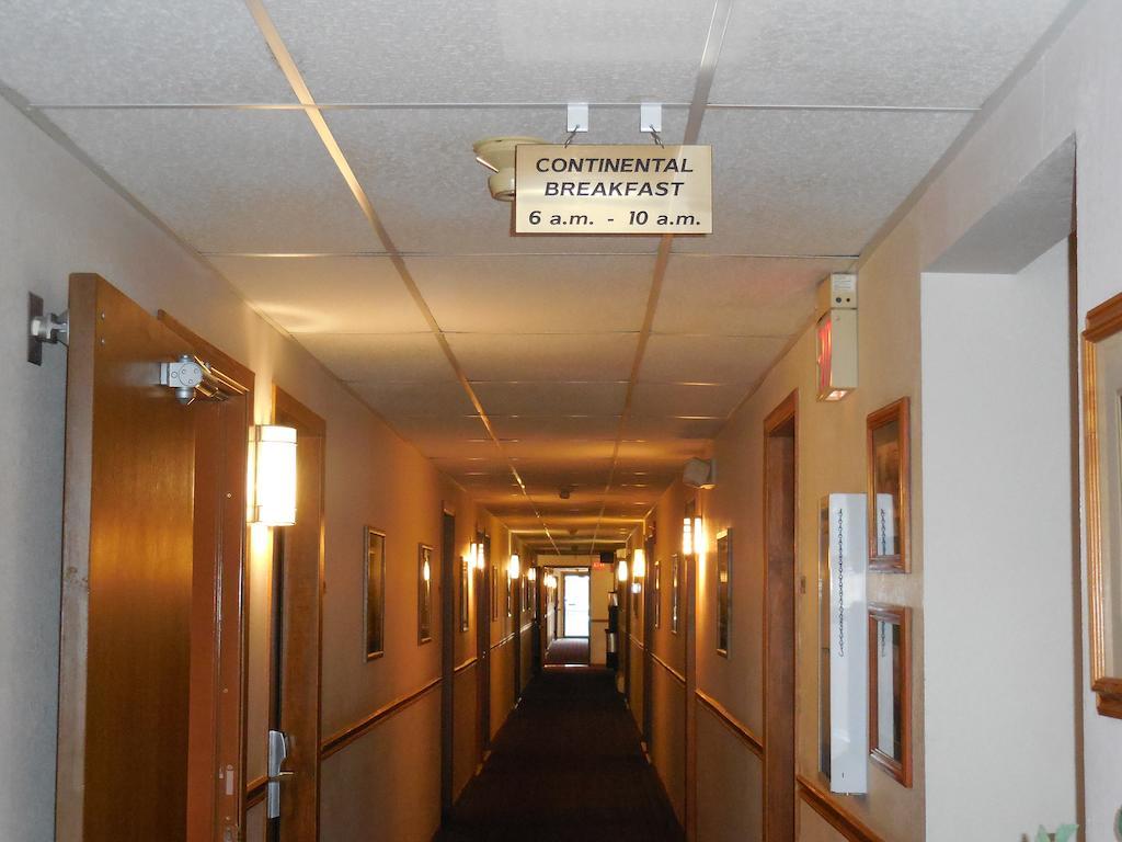 Travelodge By Wyndham Escanaba Exterior foto